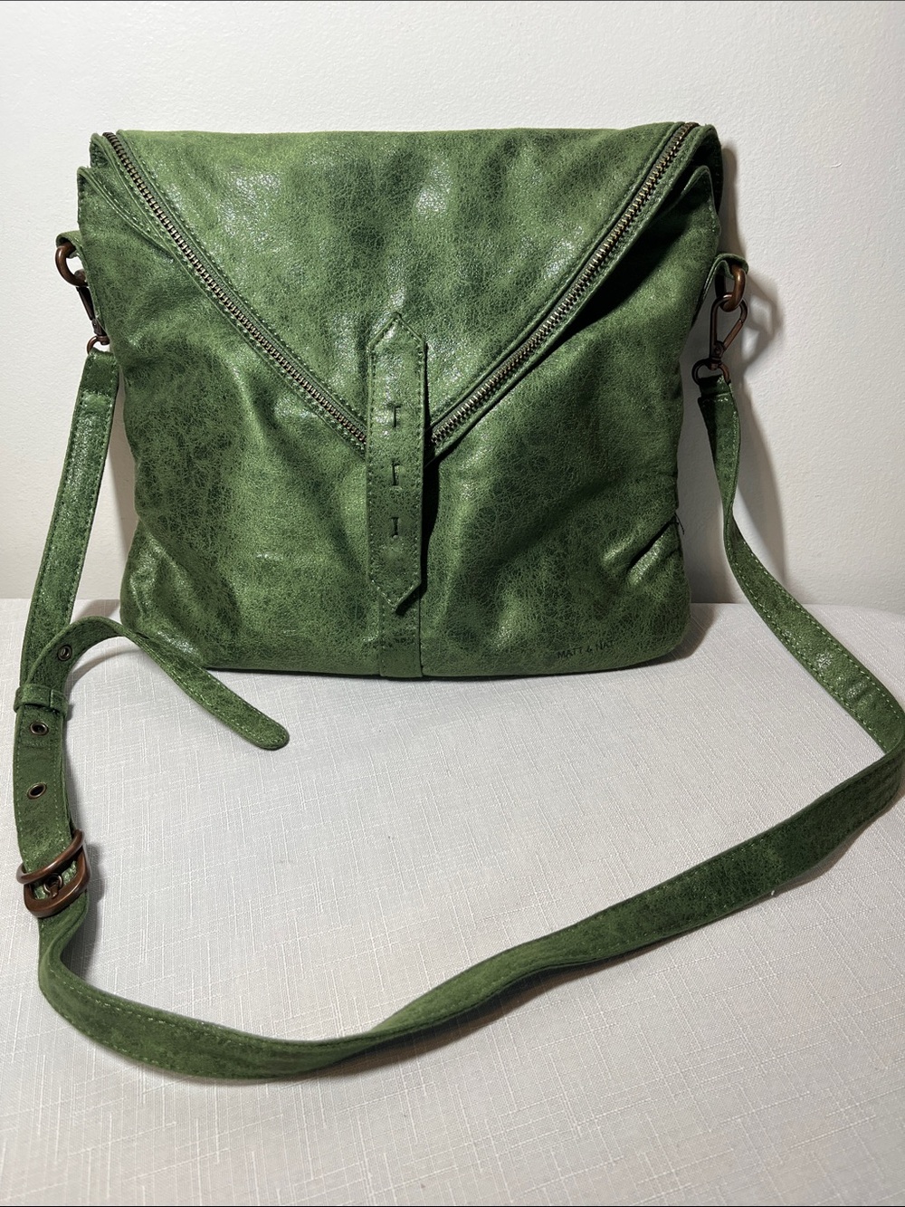 Matt & Nat Olive Green Fold-Over Crossbody Bag. Medium size
Like new